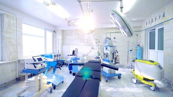 医院里配备现代化设备的现代化手术室