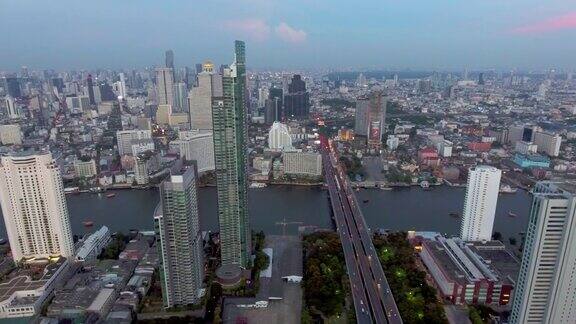 天线:黄昏时的曼谷