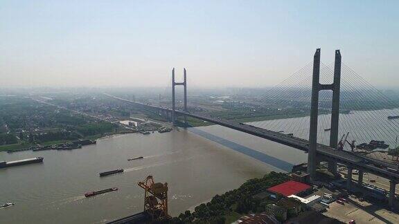 中国上海燃煤电站的实时鸟瞰图