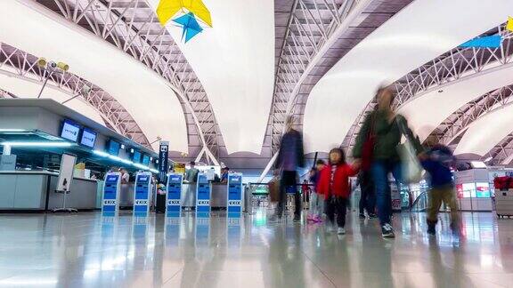 在日本关西机场离港的4K机场旅客时间流逝
