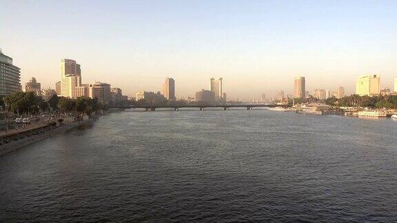 埃及开罗尼罗河上的一艘游船