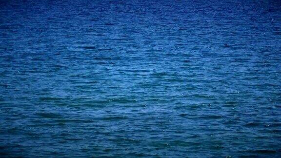 蓝色海平线4k