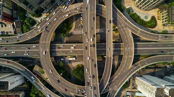 中国晴天时间上海市著名路口交通航拍全景4k时间流逝