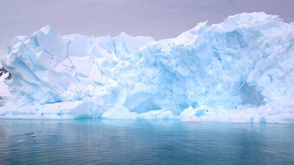 南极洲的雪山
