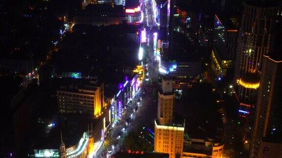 南京路的人这是上海最大的购物区