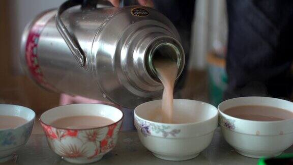 内蒙古牧民的奶茶