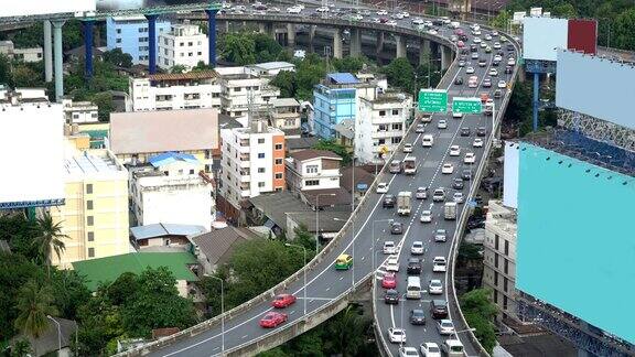 周五曼谷的两条高速公路高峰时段