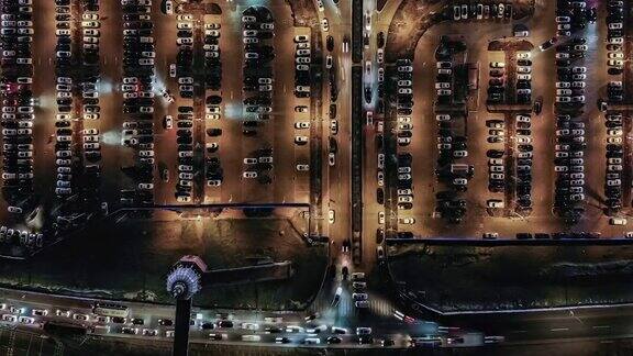 室外停车场夜间俯视图