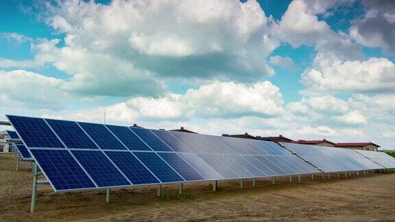 太阳能电池板和现代村庄4K延时
