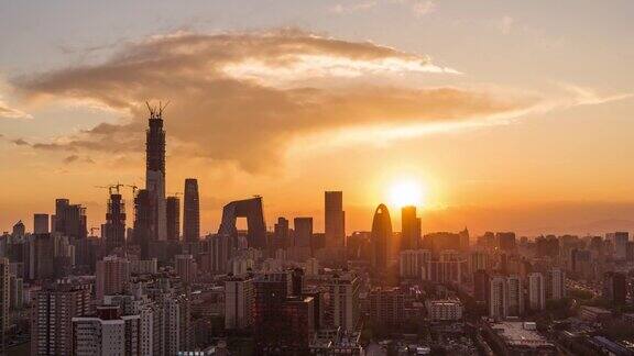 ZIBeijingDramaticUrbanSkylineChanginginsunshine北京中国