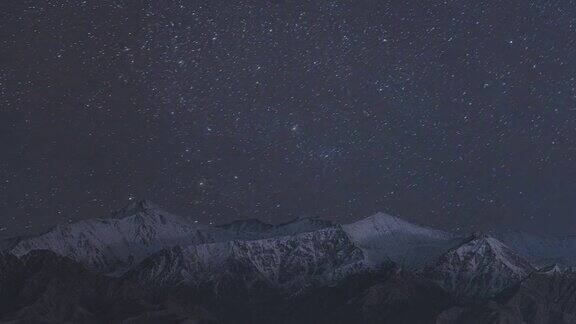 雪山夜景