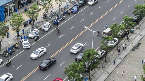 俯视图:中国成都夜晚的街道和道路