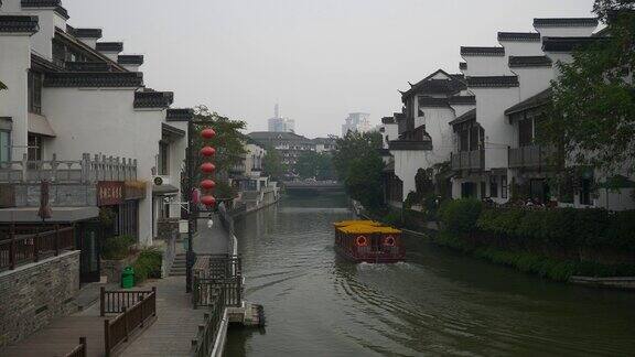 白天时间南京古城著名的江边交通慢镜头全景4k中国