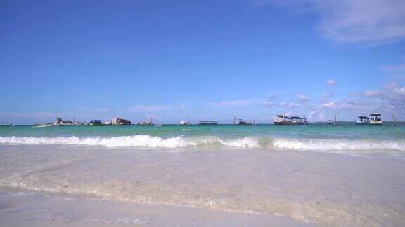 热带海滩和蓝天背景