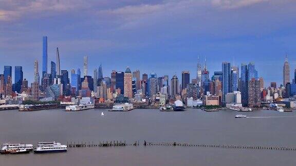 纽约城市:哈德逊河滨水白天到夜晚的延时