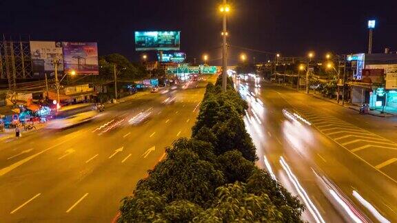 PAN多彩的夜间交通在曼谷泰国