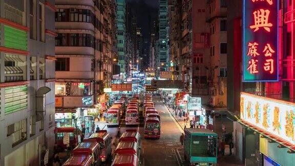 4K时间间隔俯视图香港孟角夜市公共小巴车站