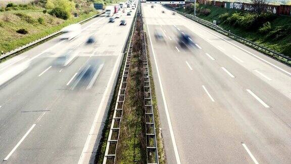 德国高速公路上交通的时间间隔