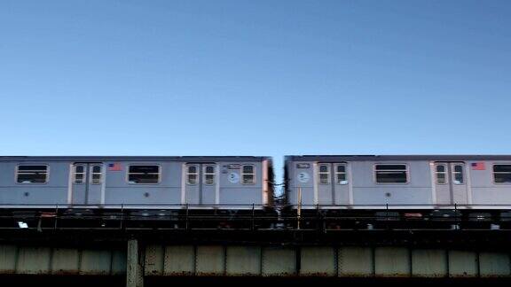 纽约市皇后区的高架地铁