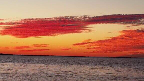 佛罗里达萨尼贝尔海面上的日落