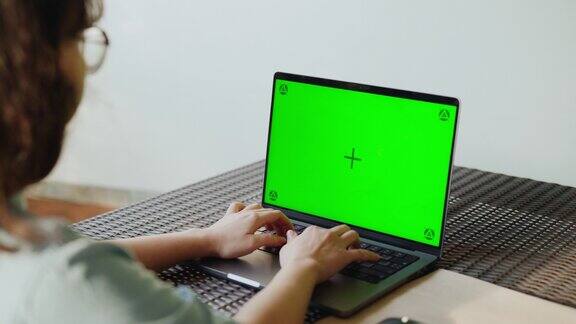 笔记本电脑上的色度键绿屏
