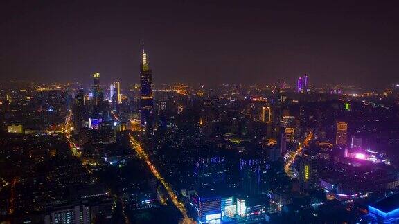 夜间照明南京市中心飞行市中心交通街道空中延时全景4k中国