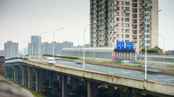 武汉市白天时间交通路口边全景4k时间流逝中国