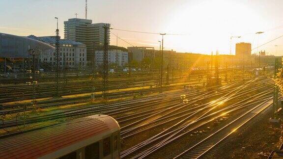 德国慕尼黑火车站的日出