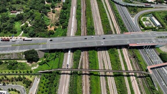 高速铁路列车过桥