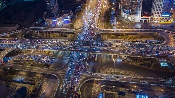 TU鸟瞰图繁忙的道路交叉口和拥挤的交通北京中国