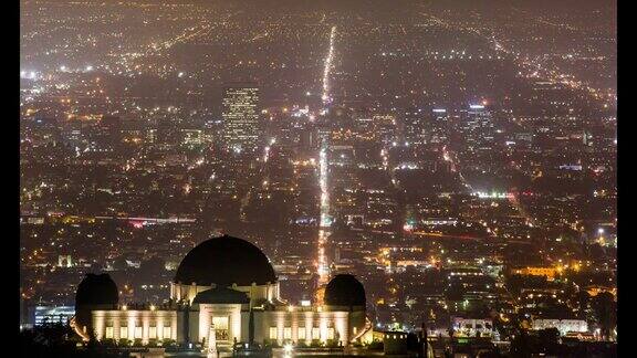格里菲斯公园天文台和洛杉矶的长街夜晚:时光流逝