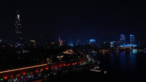 飞越南京夜光湖滨墙公园空中市中心全景4k中国