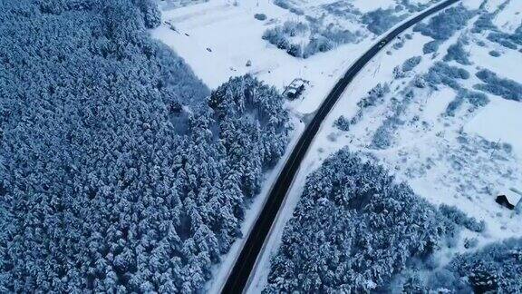 冬季道路鸟瞰图