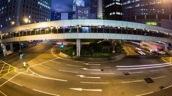 夜晚穿梭于现代城市的交通时光流逝