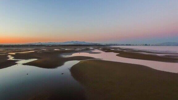 鸟瞰图迷人的海滩和浅滩北戴河风景区中国河北