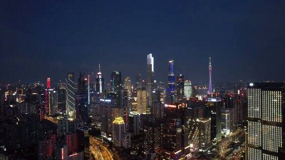 城市摩天大楼的夜景