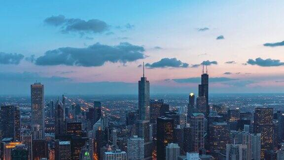 时间流逝的芝加哥城市景观从白天到夜晚伊利诺伊州美国