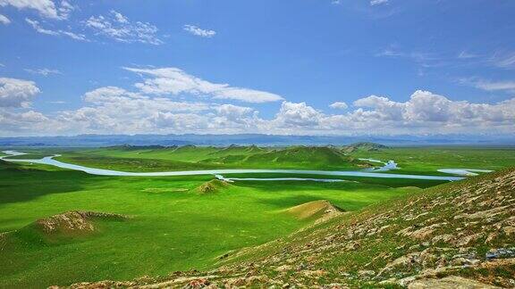 新疆绿色草原自然景观