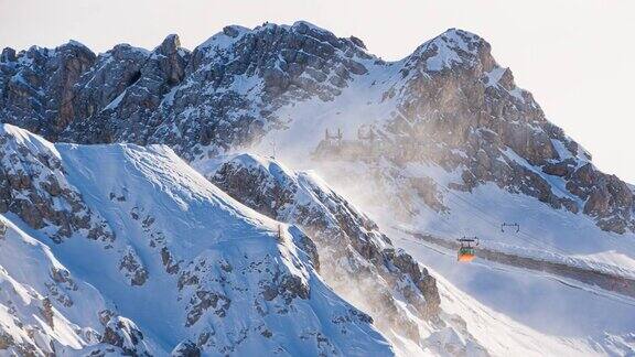 高山滑雪胜地的景色