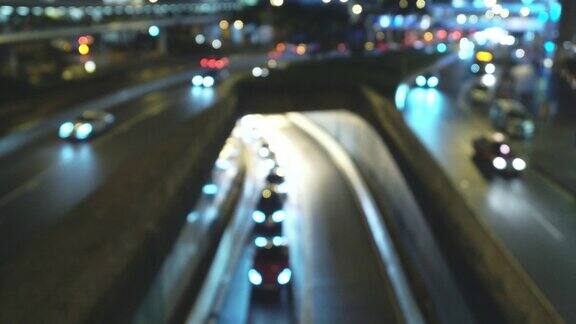 晚上高速公路上堵车视线模糊