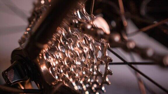 自行车运动细节-齿轮和链条