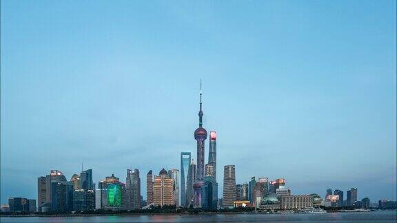 上海和黄浦江从白天到夜晚