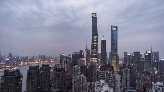高视角上海陆家嘴金融区昼到夜过渡上海中国