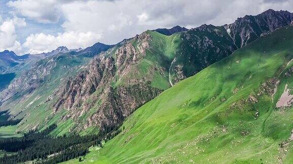 航拍新疆壮山自然景观