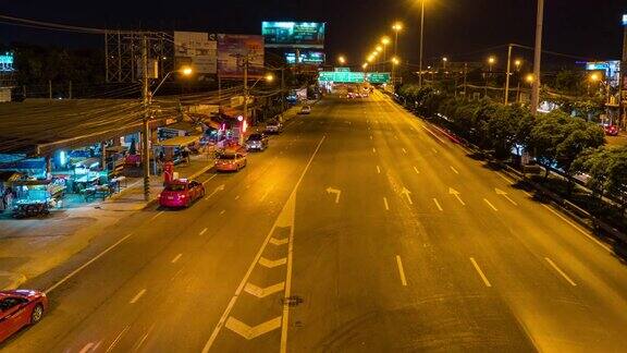 PAN多彩的夜间交通在曼谷泰国