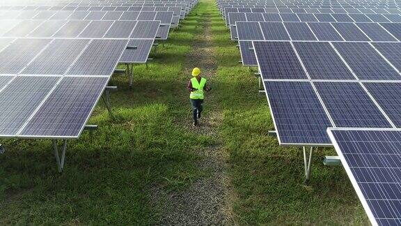 工程检查鸟瞰图太阳能电池农场太阳能发电