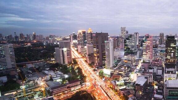 泰国曼谷市中央商务区:白天到晚上的延时