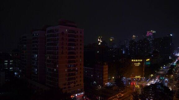 南京市中心夜间交通街道屋顶全景4k中国