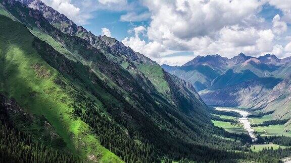 航拍新疆山区自然景观