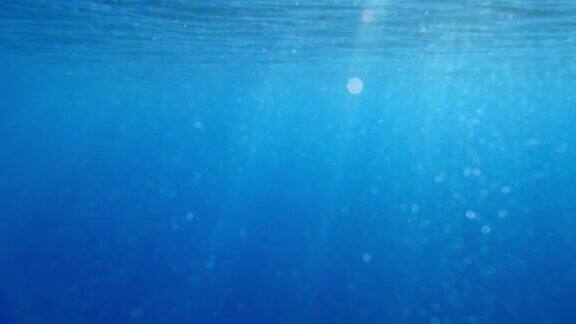 微妙和平滑的水下神光效果在4K